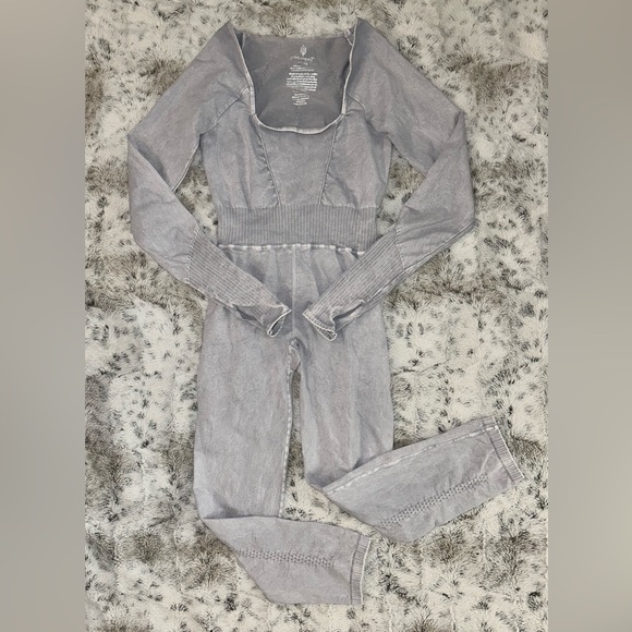 🆕 NWOT Free People Movement | Good Karma Long Sleeve Onesie | Ice Grey - Picture 6 of 16